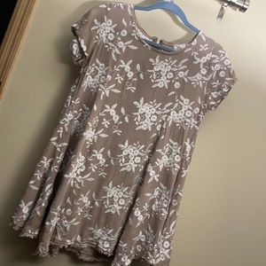 Small Sadie & Sage (Anthropologie) Beige and White Embroidered Top